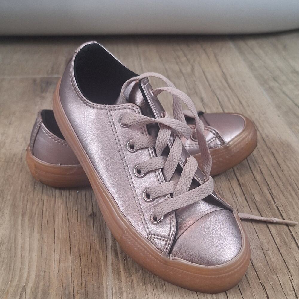 Converse Kids Shoes in Metallic Pink Low Top Lace Up Sneakers Gum Sole Sz. 12